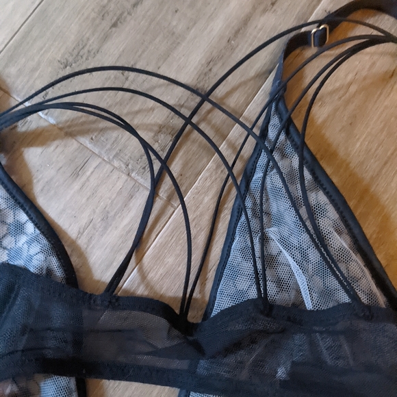 🪩 LAST CHANCE - Victoria Secret Plunge Mesh Bra - Picture 3 of 3